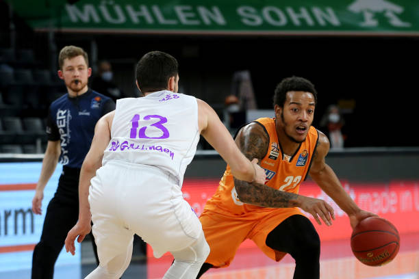 中保持冷静 中保持冷静