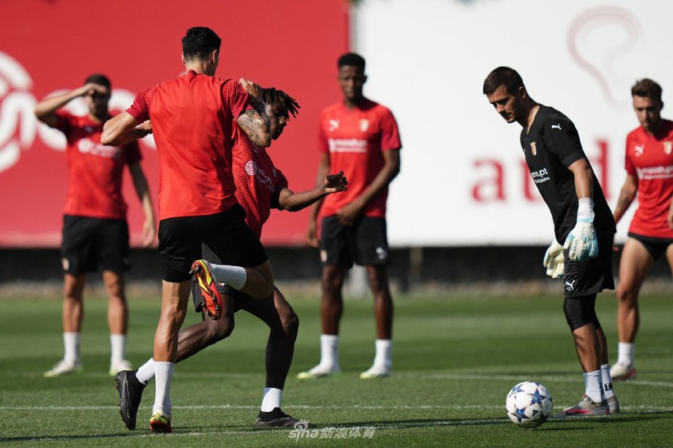 在全球化背 在全球化背